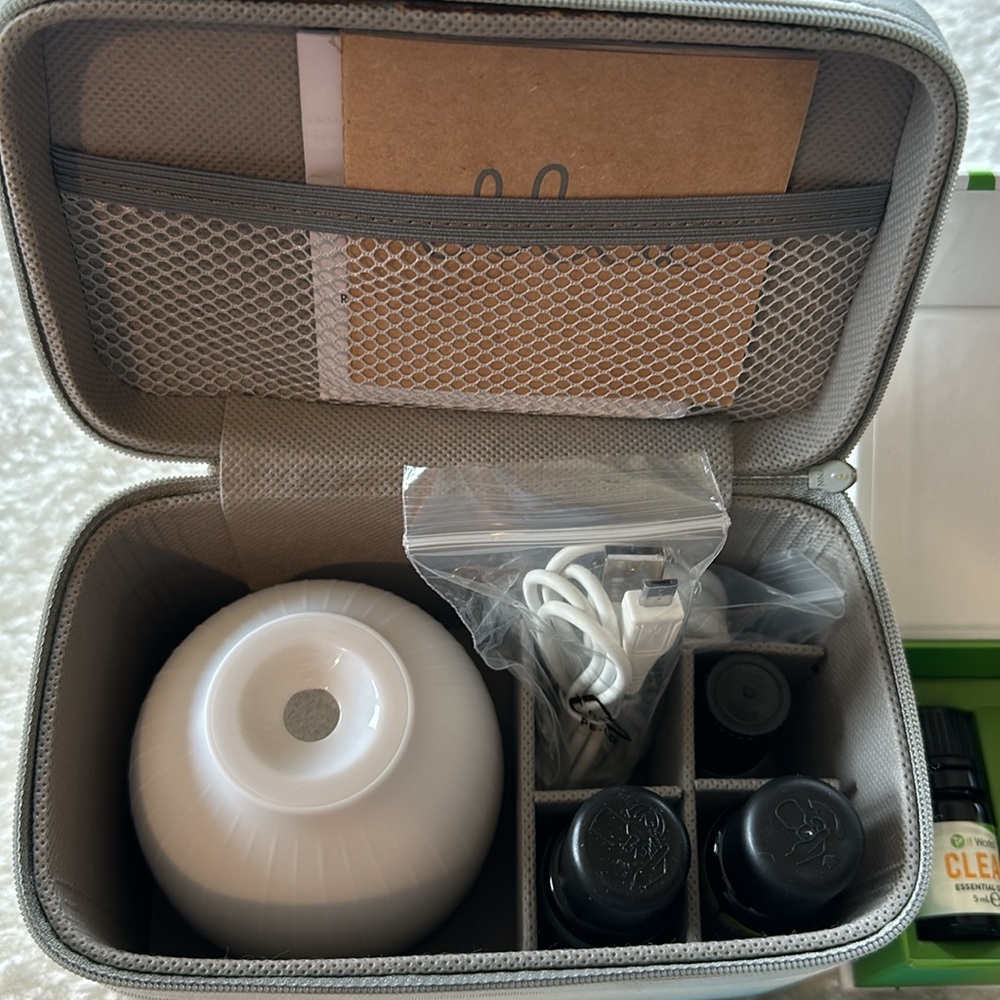 Ellis essential oils diffuser - Picture 3 of 7